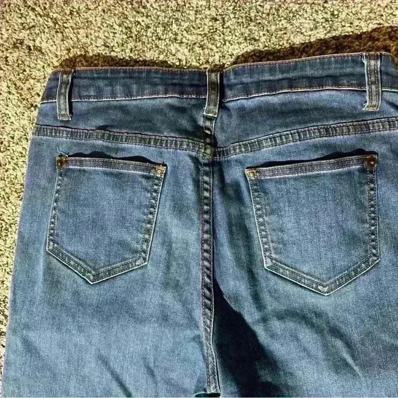 Modcloth Medium Wash Cropped Bow Detail Ankle Jeans Size S - Picture 12 of 12